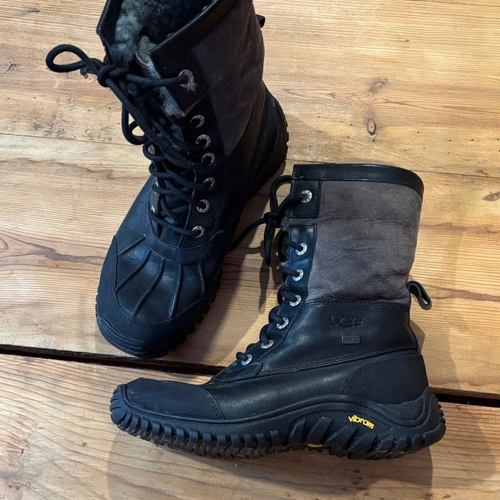 UGG Vibram 7.5 Black & Gray Adirondack II Boot Winter Rated Sheepskin Wool Liner